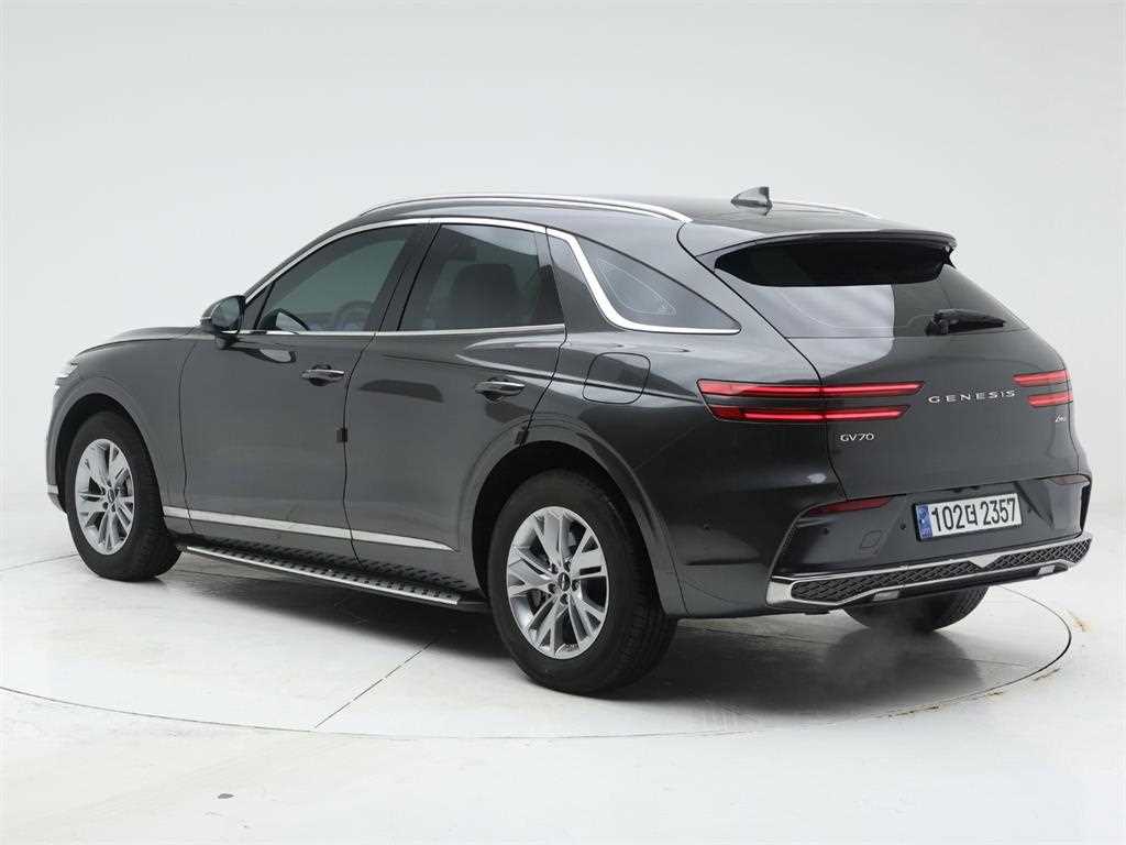 Genesis GV70 - Vista 4