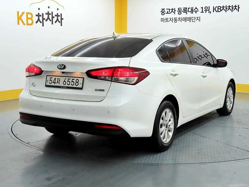 KIA K3 - Vista 4