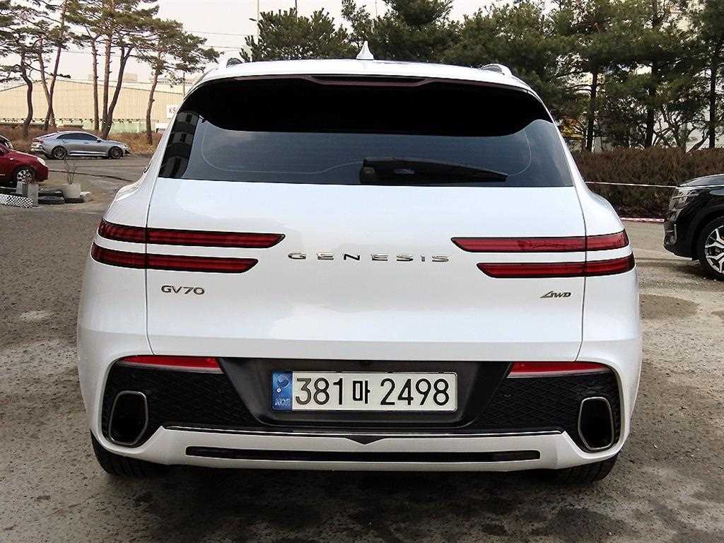 Genesis GV70 - Vista 4
