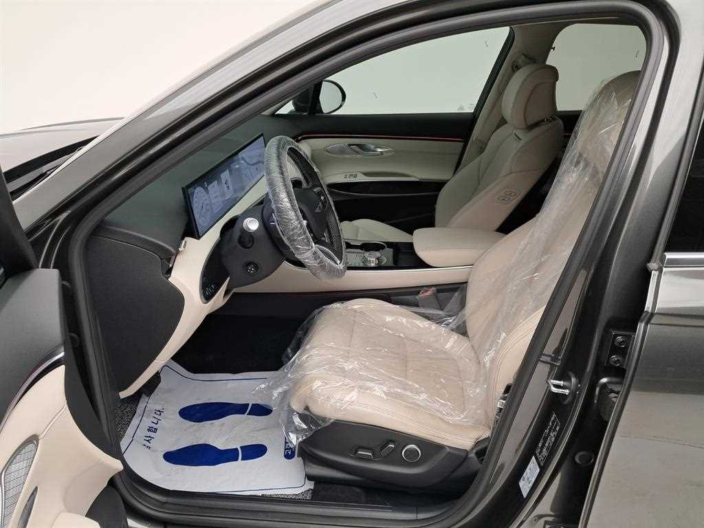 Genesis GV70 - Vista 11