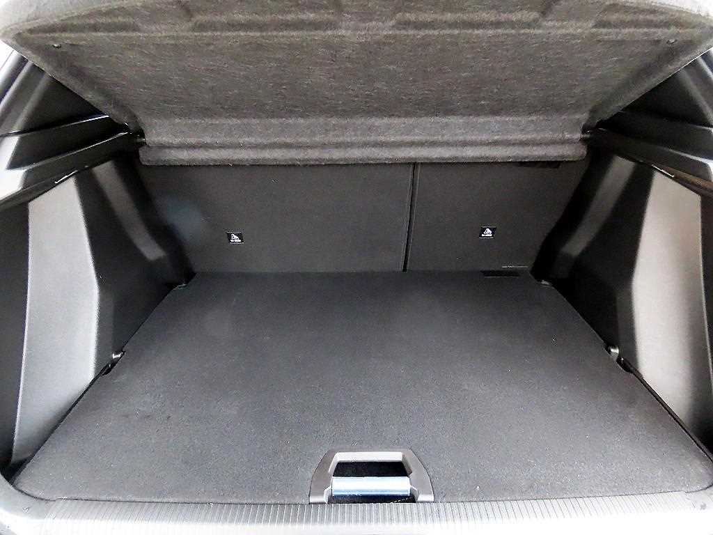 Peugeot 2008 2023 Blanco - Importación desde Corea - HF Imports Iquique - Foto 17