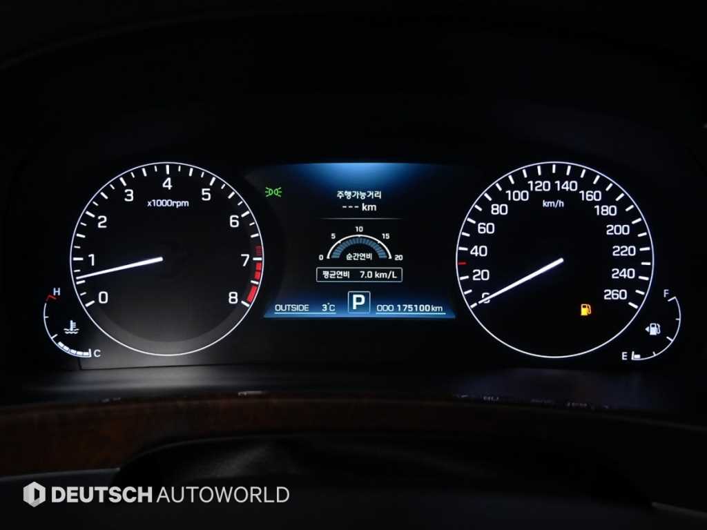 HYUNDAI Equus - Vista 8