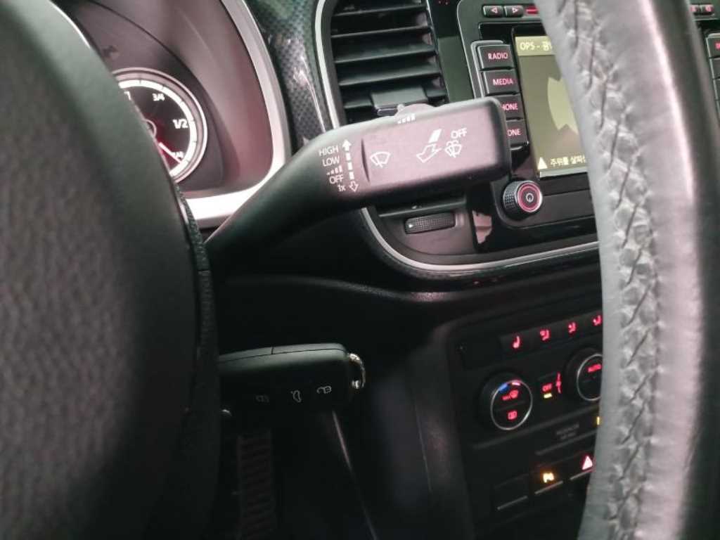 Volkswagen Beetle 2015 Blanco - Importación desde Corea - HF Imports Iquique - Foto 17