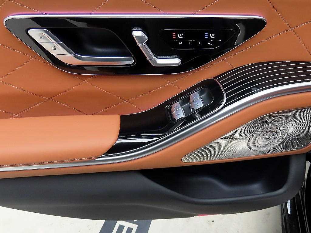 Mercedes Benz S Class - Vista 12