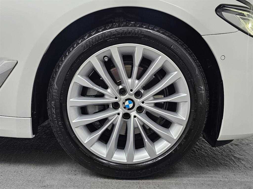 BMW 5 Series - Vista 5