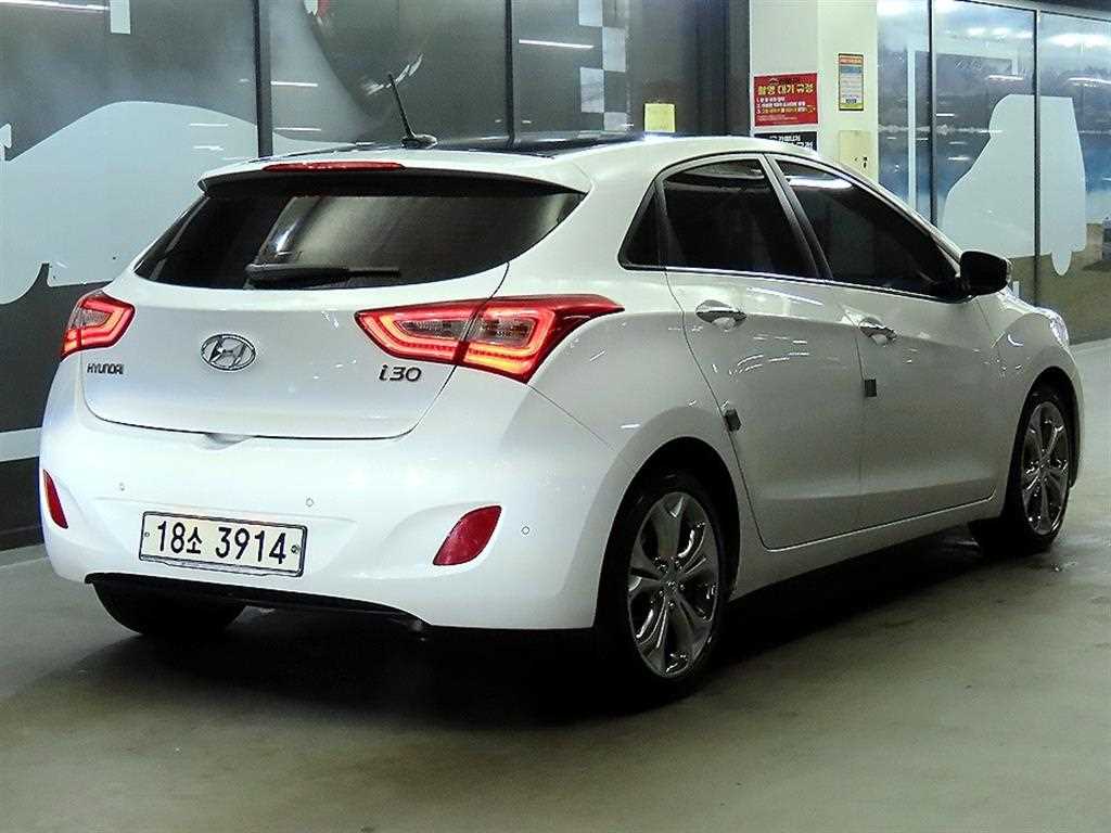HYUNDAI i30 - Vista 4