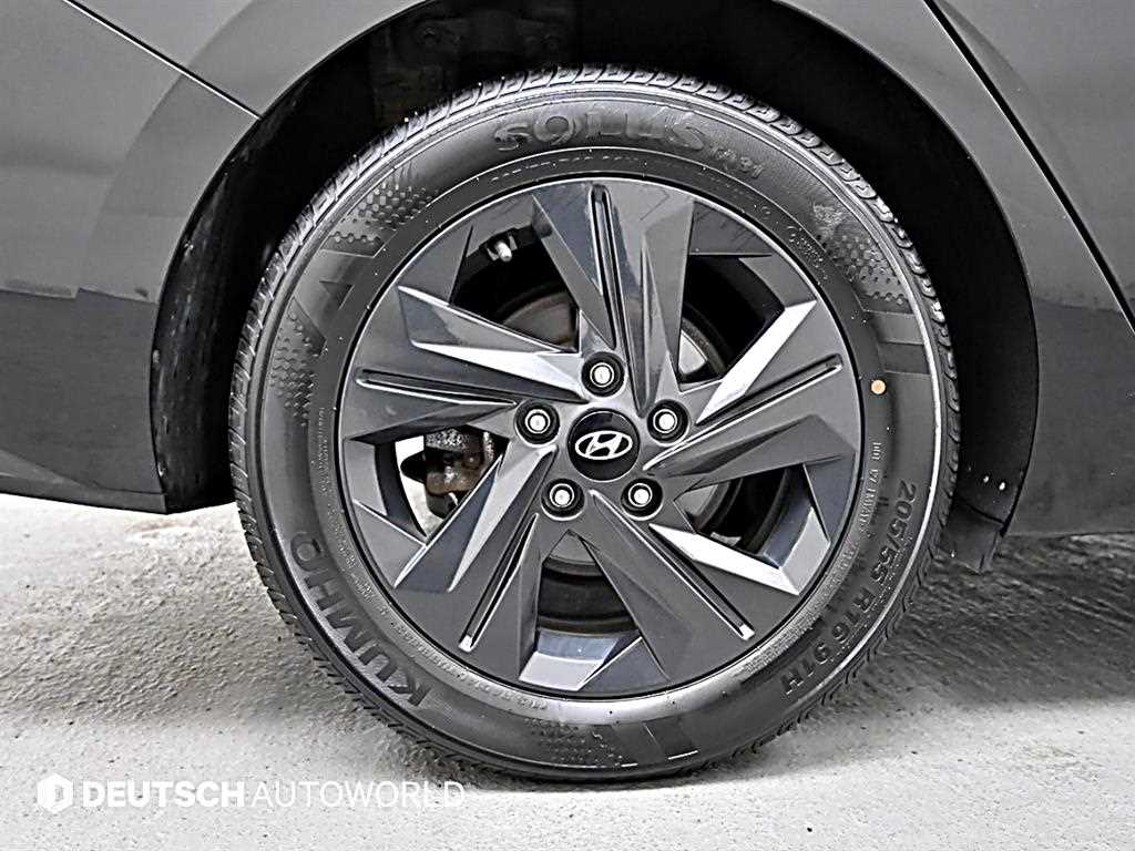 HYUNDAI Avante - Vista 5