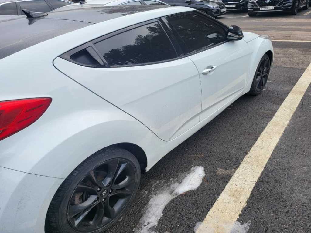 HYUNDAI Veloster - Vista 3