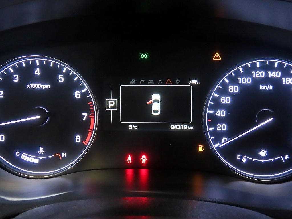 HYUNDAI Genesis - Vista 9