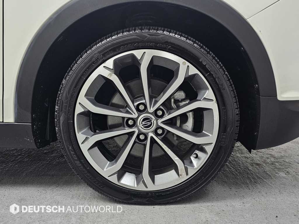 Ssangyong Tivoli - Vista 5