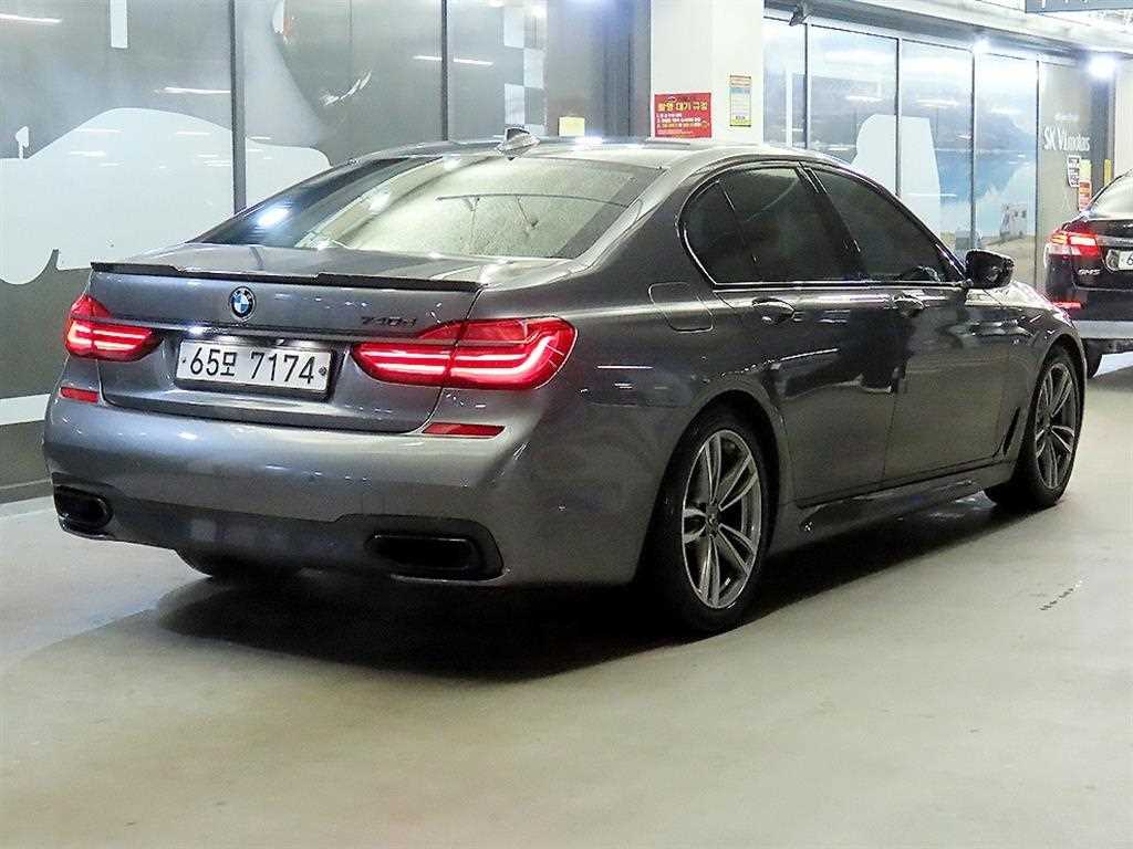 BMW 7 Series - Vista 4