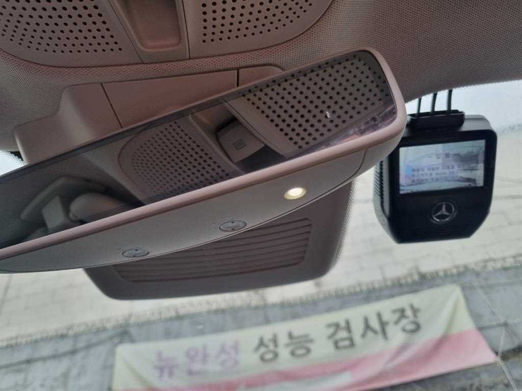 Mercedes Benz E class - Vista 7