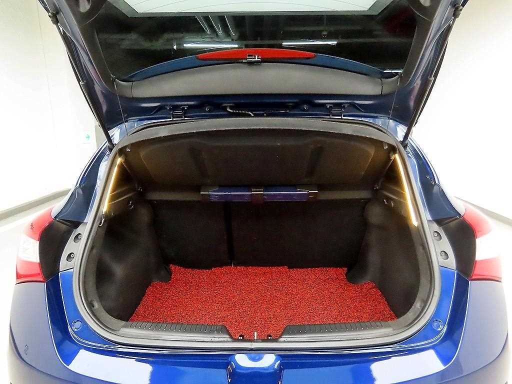 HYUNDAI i30 - Vista 5