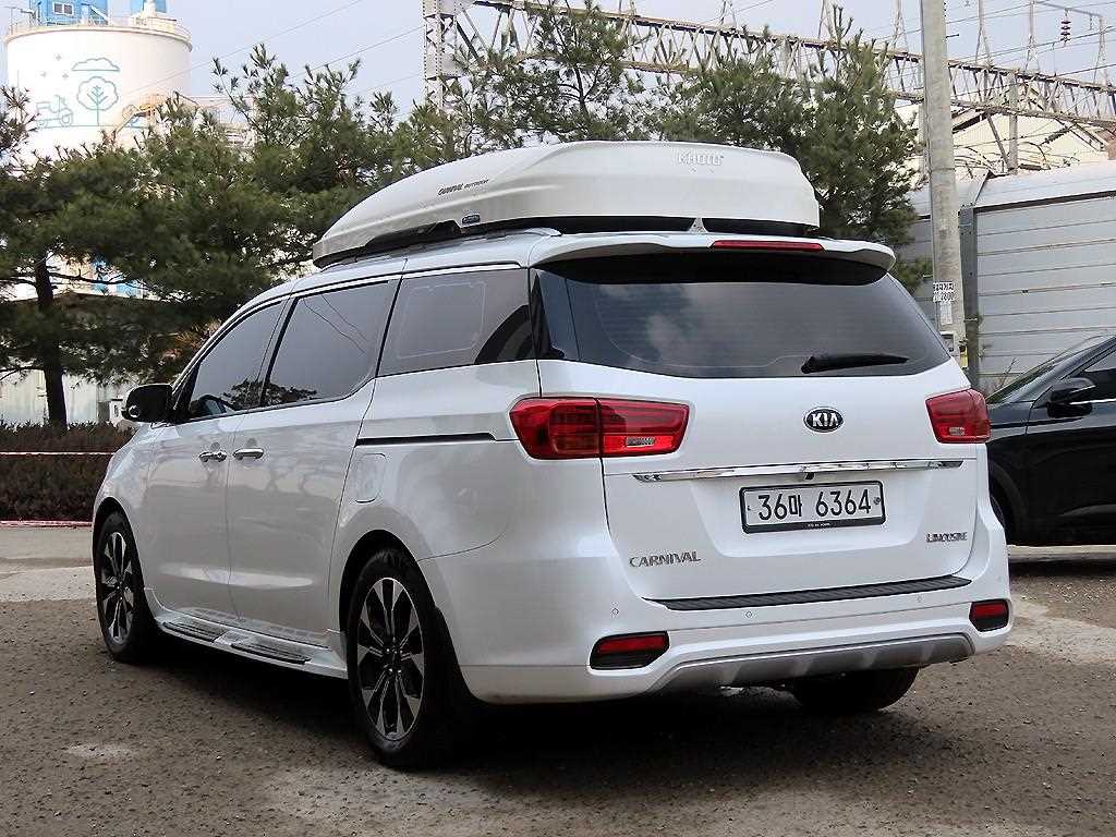 KIA Carnival - Vista 3