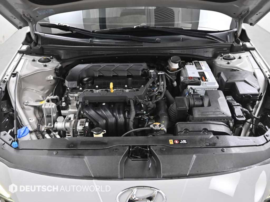 HYUNDAI Avante - Vista 6