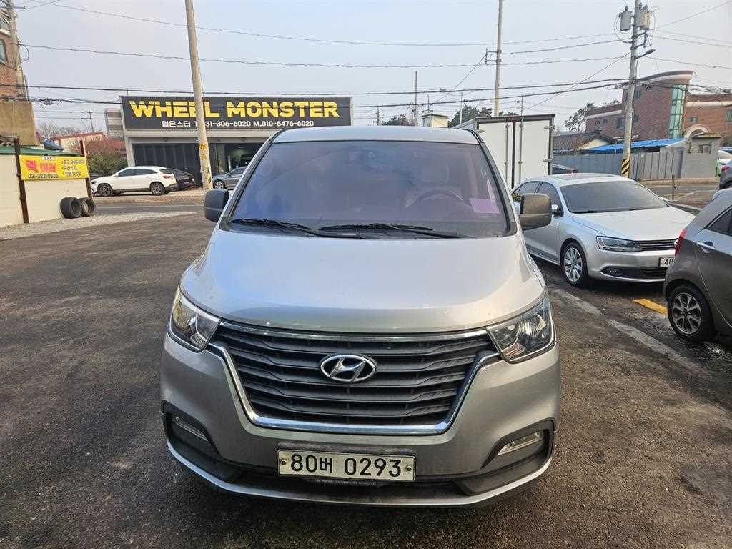 HYUNDAI Starex
