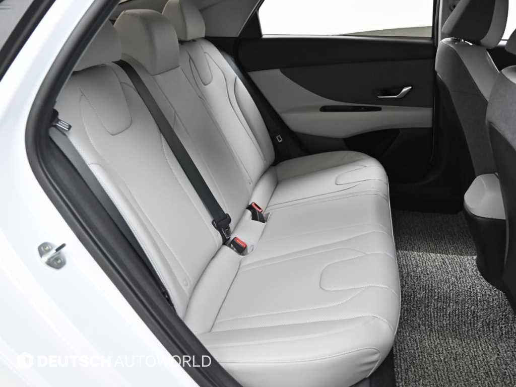 HYUNDAI Avante - Vista 12