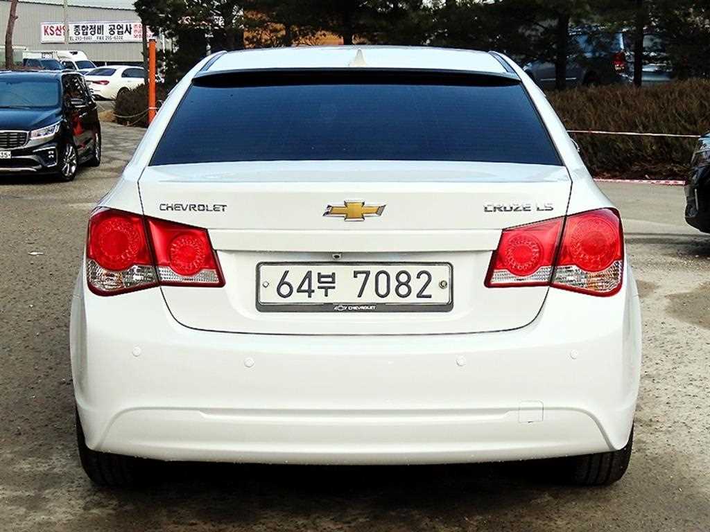 Chevrolet Cruise - Vista 4