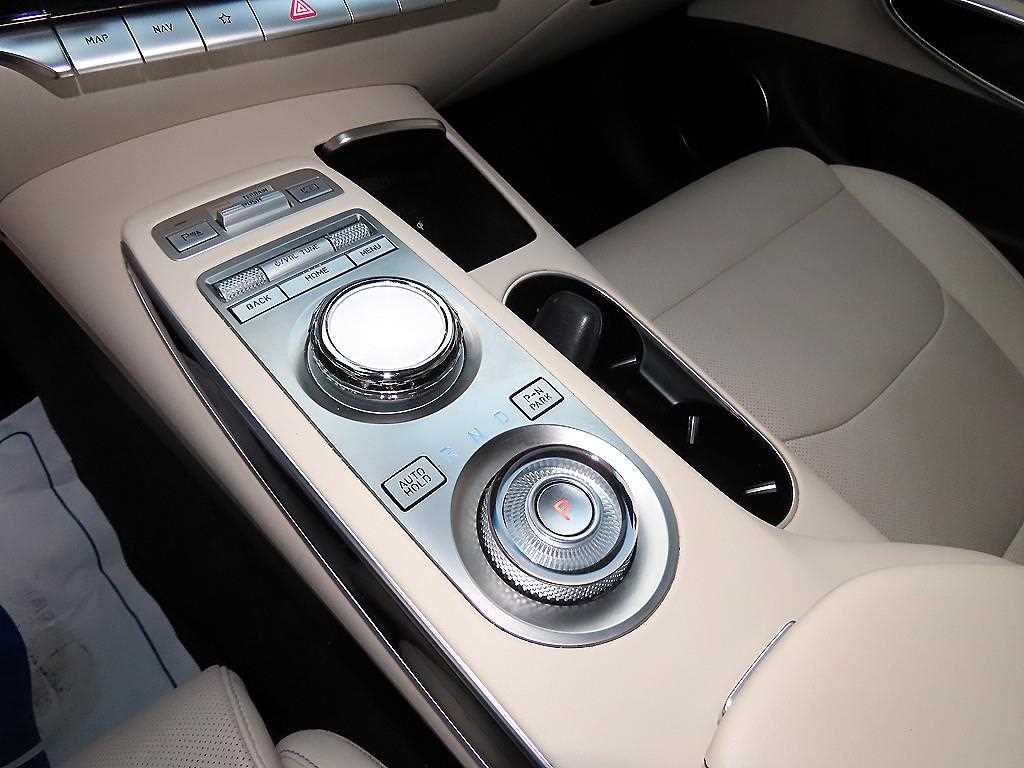 Genesis GV70 - Vista 11