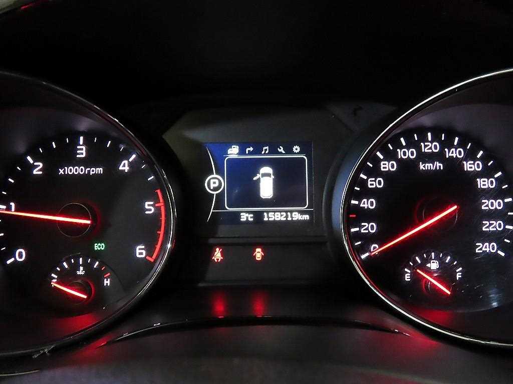 KIA Carnival - Vista 9