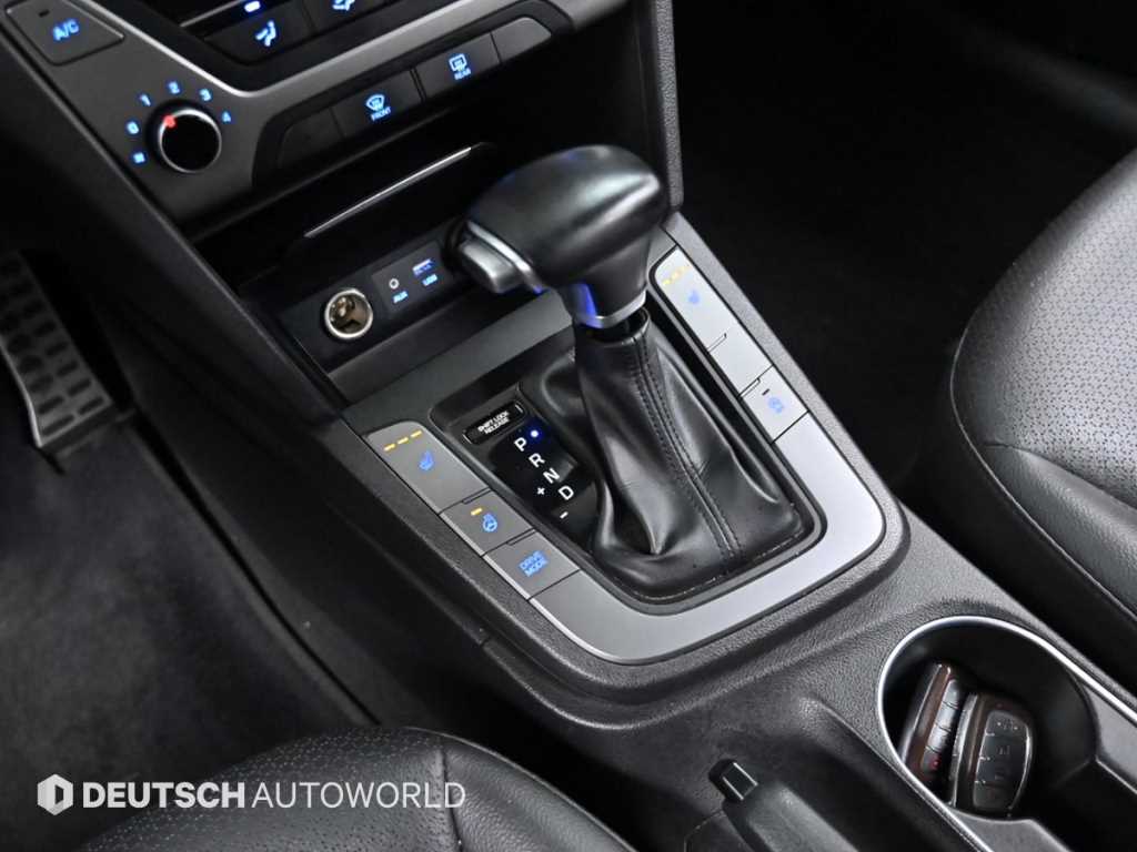 HYUNDAI Avante - Vista 9