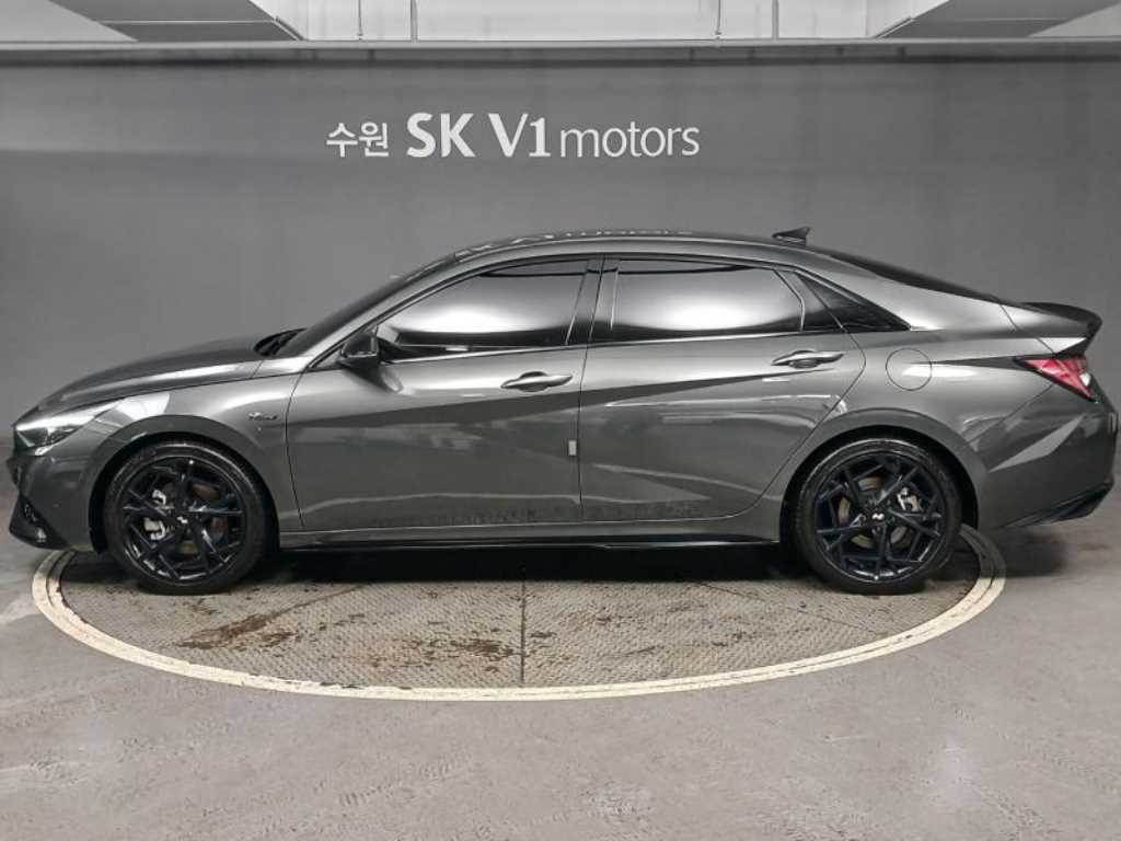 HYUNDAI Avante - Vista 3