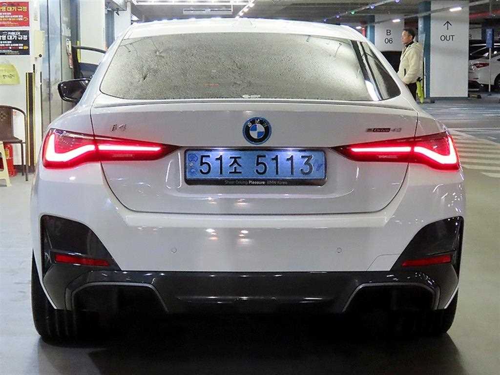 BMW i4 - Vista 5