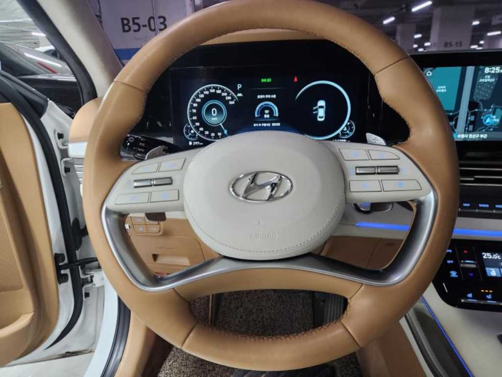 HYUNDAI Grandeur - Vista 7