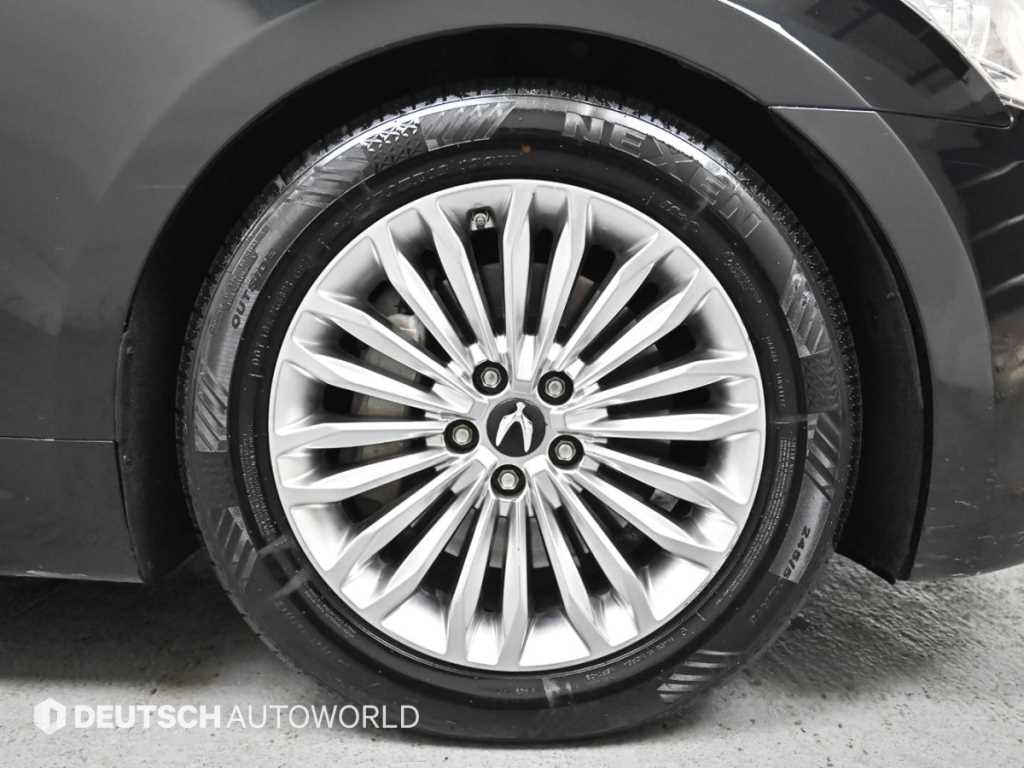 HYUNDAI Equus - Vista 5