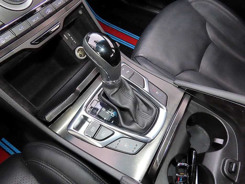 HYUNDAI Grandeur - Vista 10