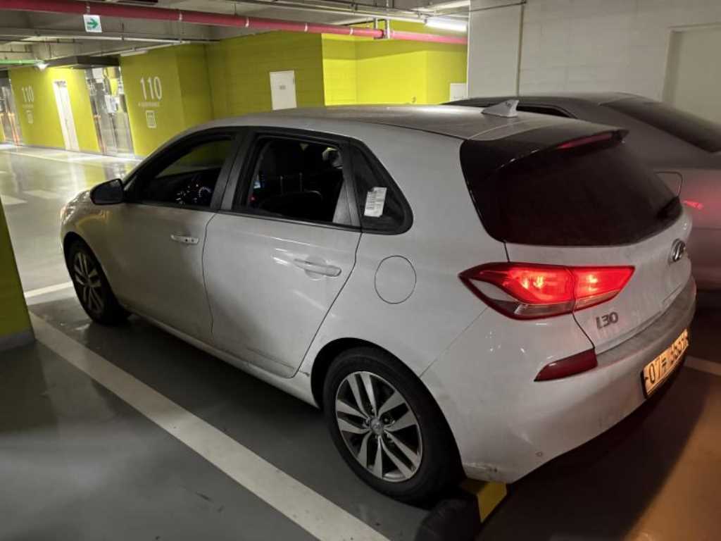 HYUNDAI i30 - Vista 4