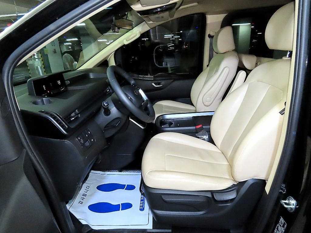 HYUNDAI Staria - Vista 6