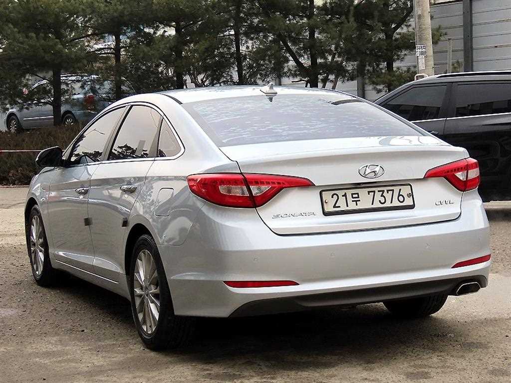 HYUNDAI Sonata - Vista 3