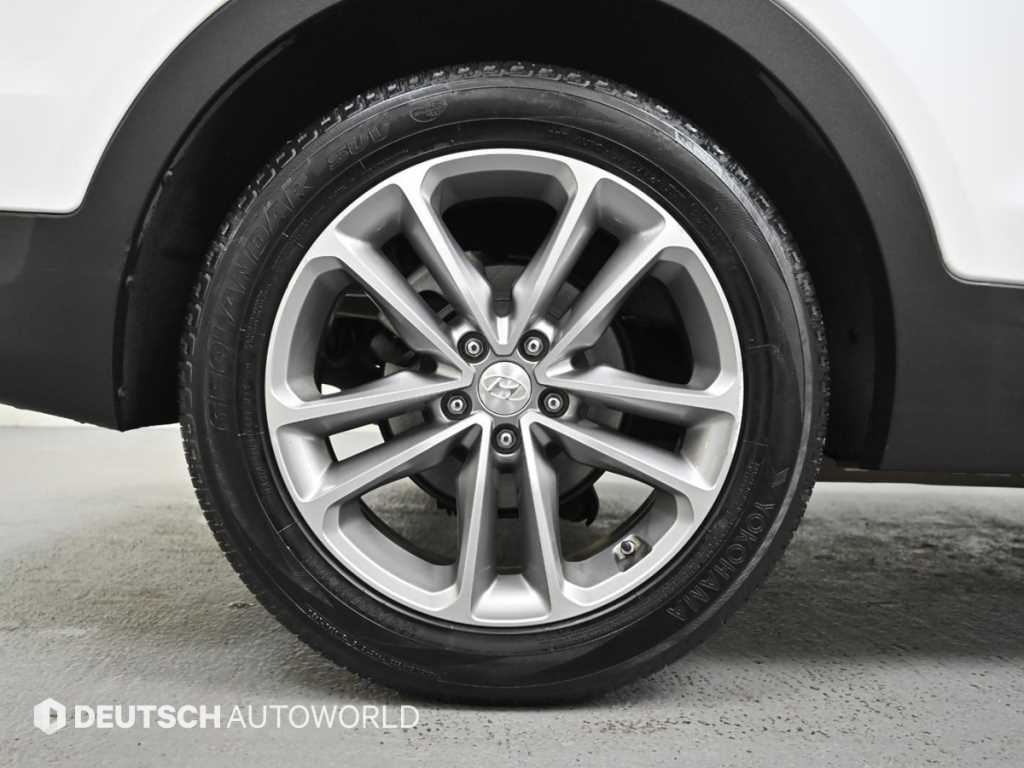 HYUNDAI Santa Fe - Vista 5