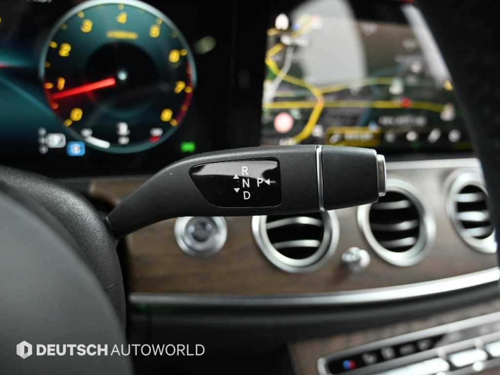 Mercedes Benz E class - Vista 9