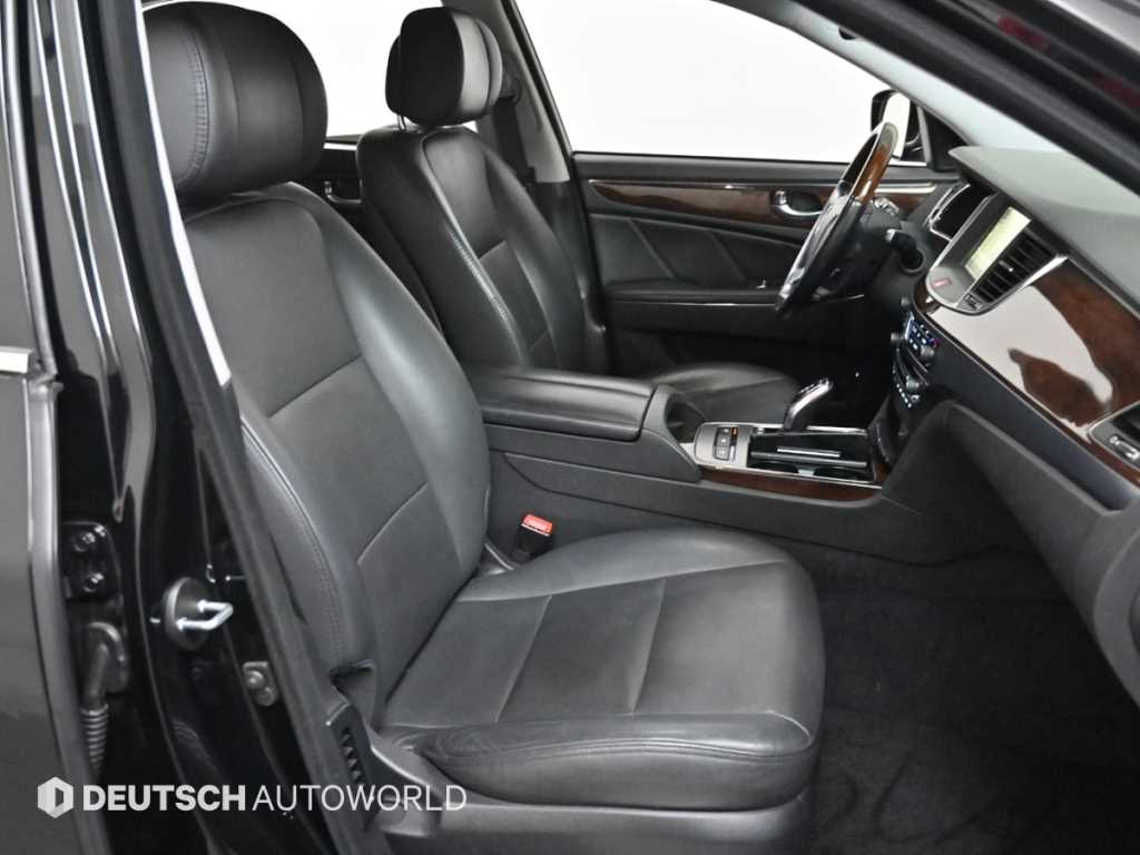 HYUNDAI Equus - Vista 10