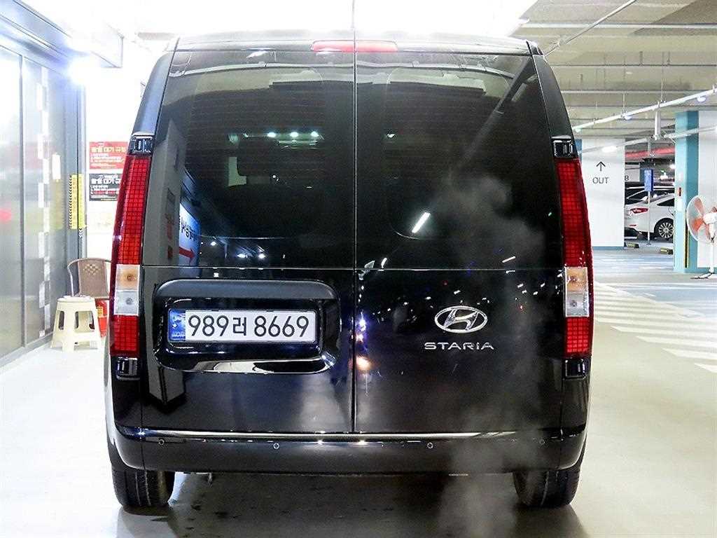 HYUNDAI Staria - Vista 5