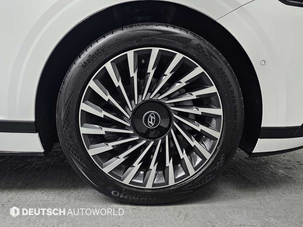 HYUNDAI Grandeur - Vista 5