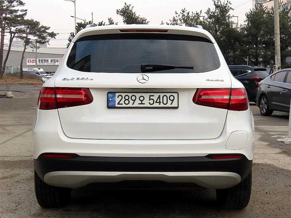 Mercedes Benz GLC Class - Vista 4