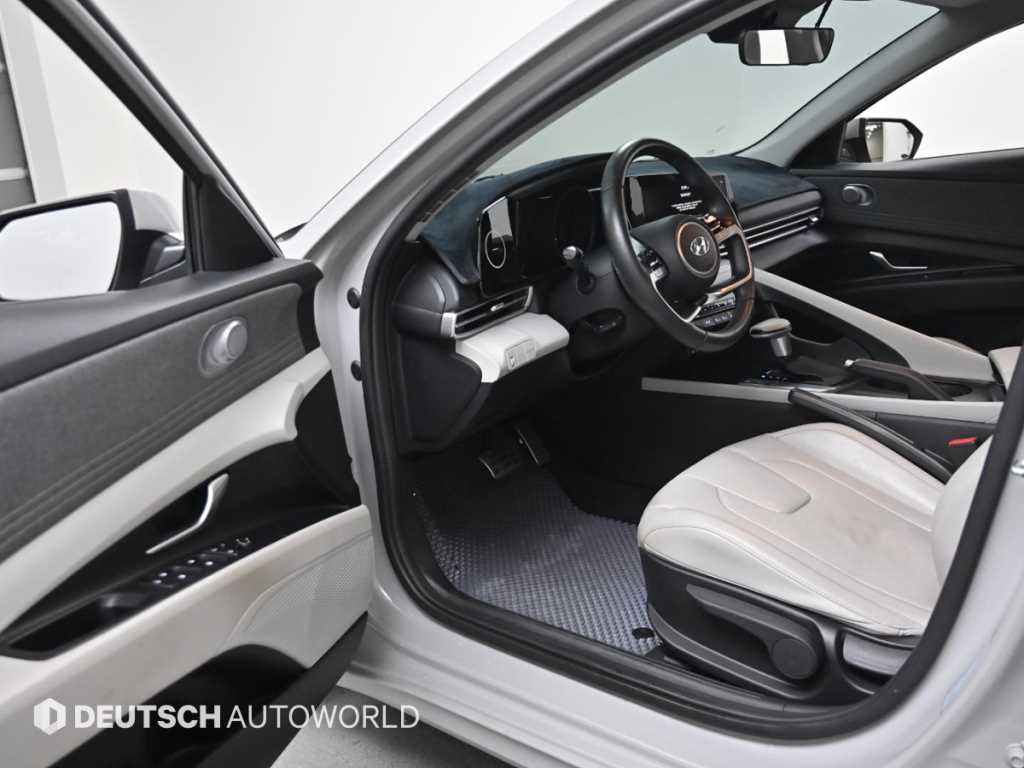 HYUNDAI Avante - Vista 11