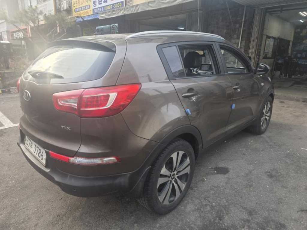 KIA Sportage - Vista 5