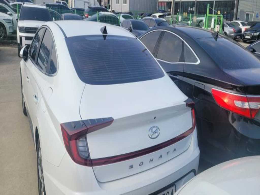 HYUNDAI Sonata - Vista 3