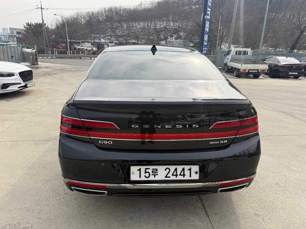 Genesis G90 - Vista 4