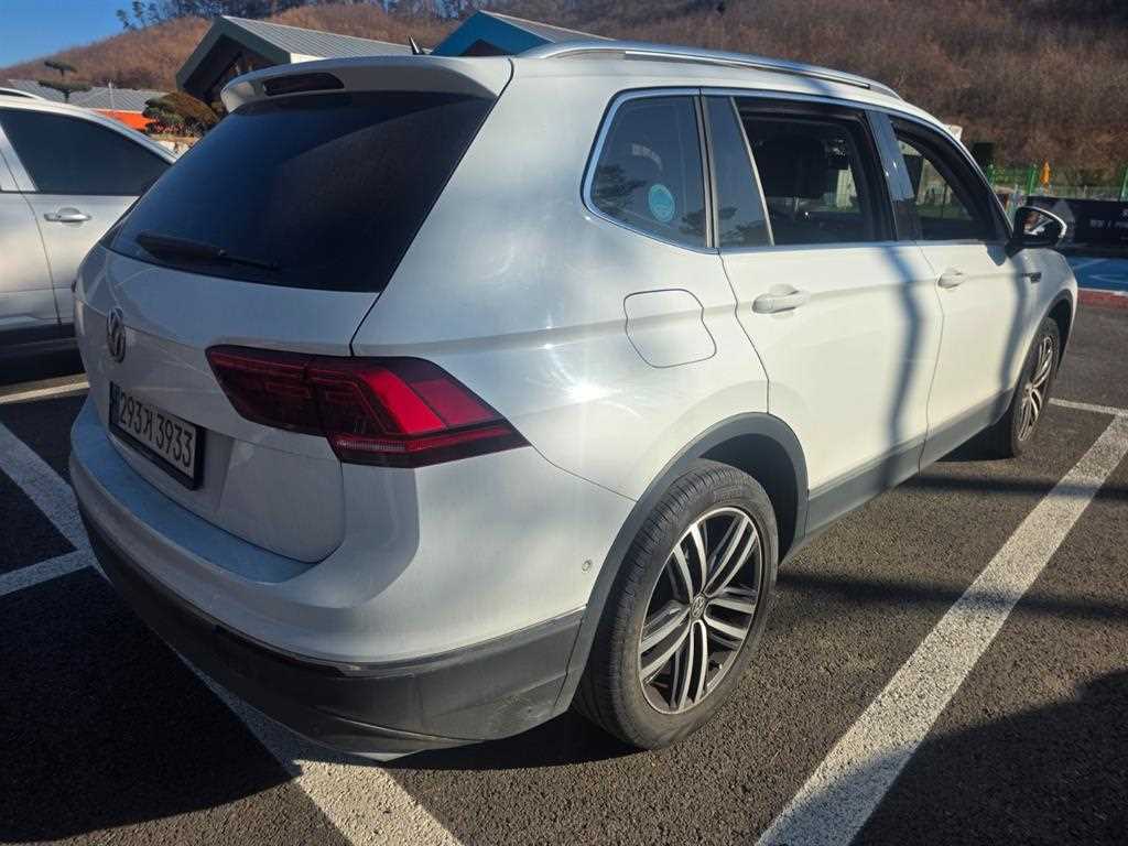 Volkswagen Tiguan - Vista 5