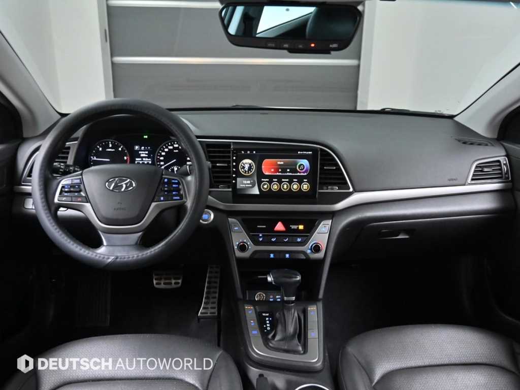 HYUNDAI Avante - Vista 7