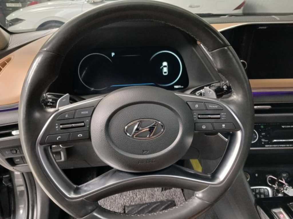 HYUNDAI Sonata - Vista 11