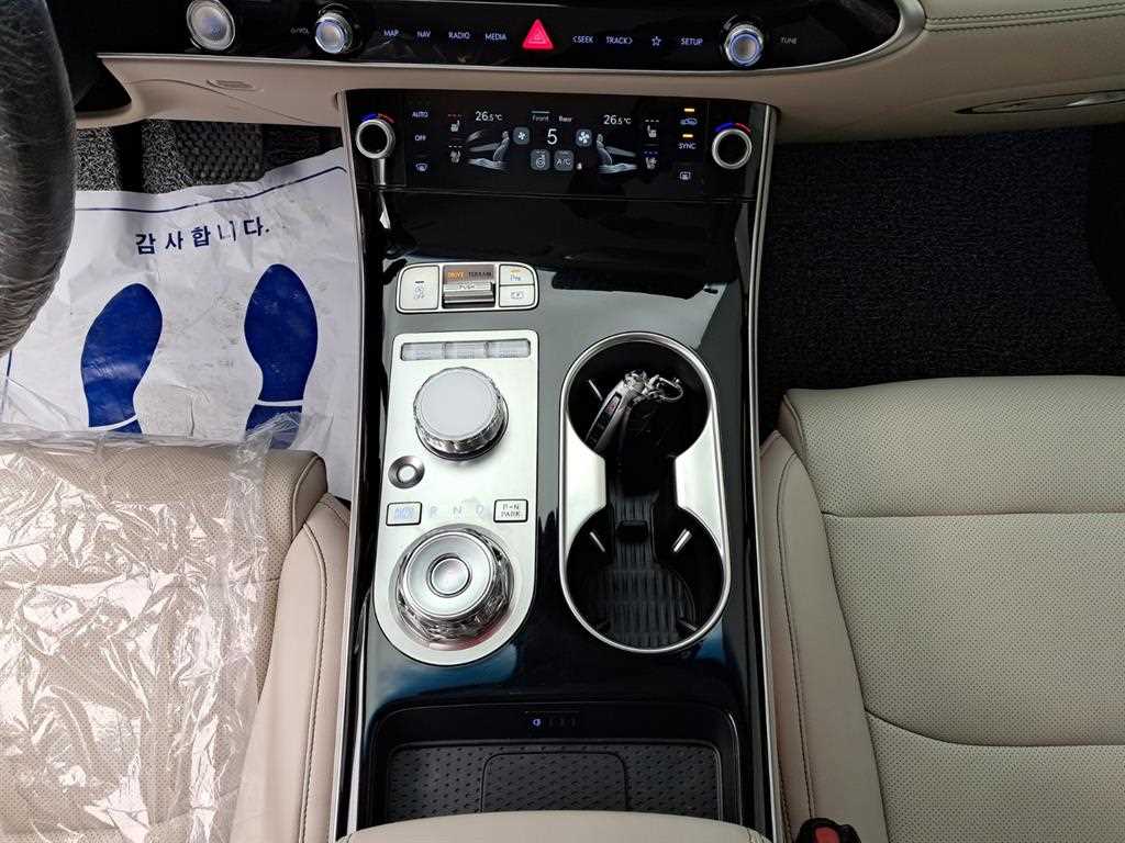 Genesis GV70 2025 Gris - Importación desde Corea - HF Imports Iquique - Foto 14