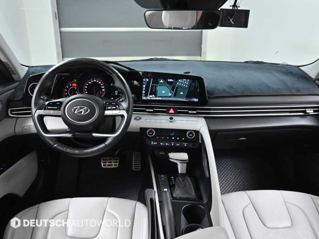 HYUNDAI Avante - Vista 7