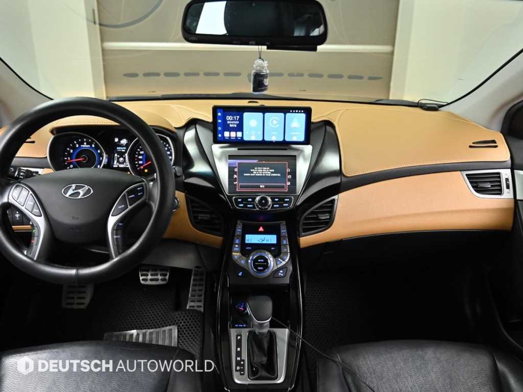 HYUNDAI Avante - Vista 7