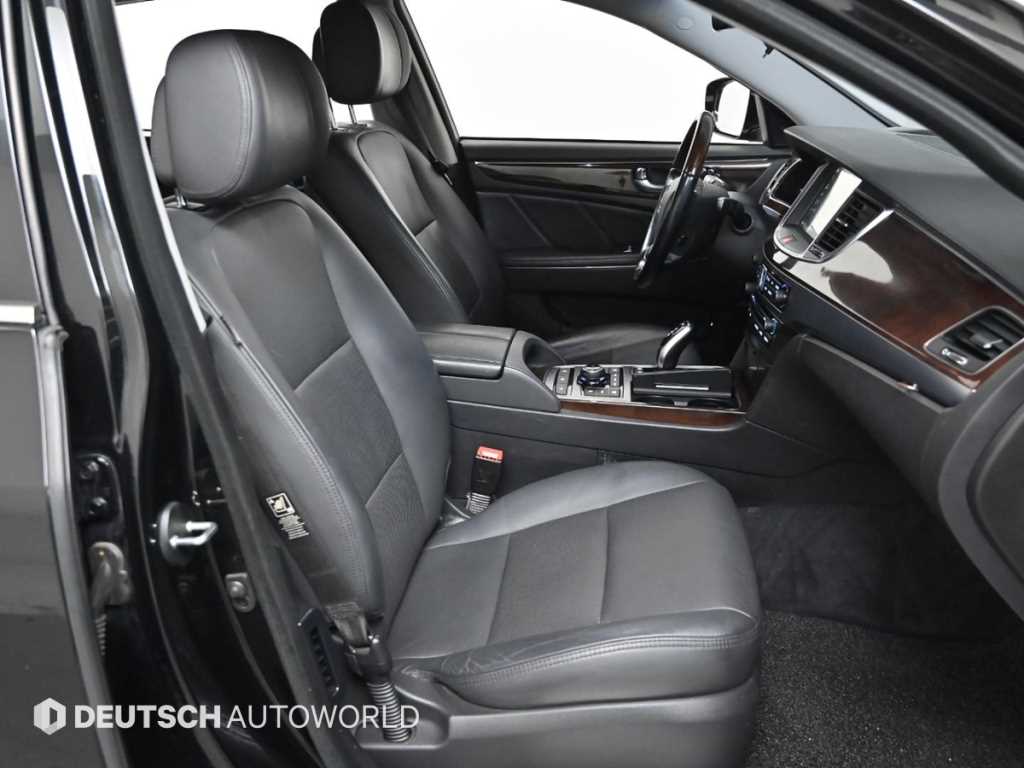 HYUNDAI Equus - Vista 10